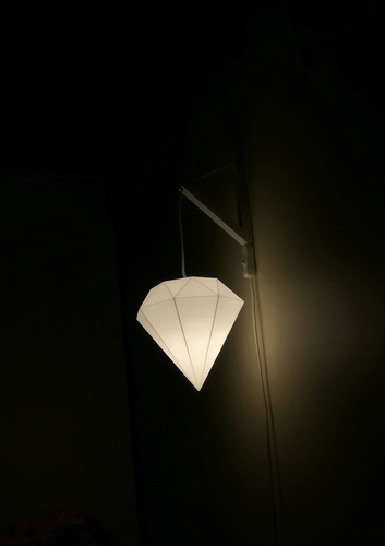 Diamond shaped lamp