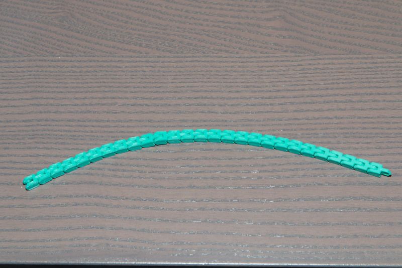 Self-hinged bracelet
