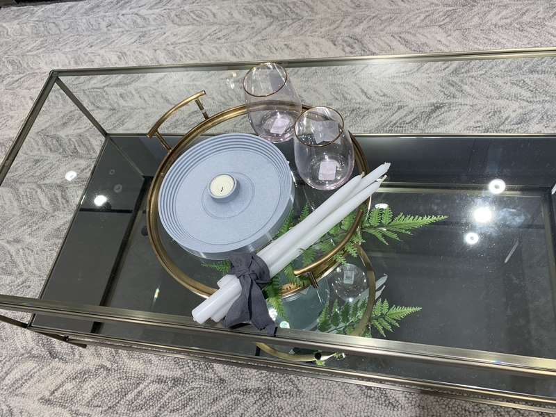 Modernistic rounded tealight holder