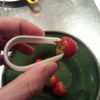 Small Strawberry Stem Remover 3D Printing 25743