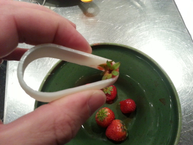 Strawberry Stem Remover 3D Print 25744