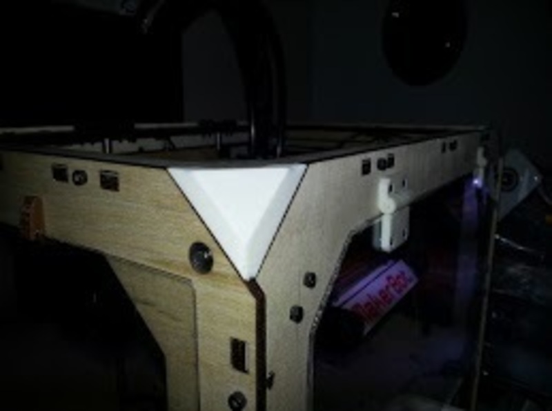 Replicator upper corner filler