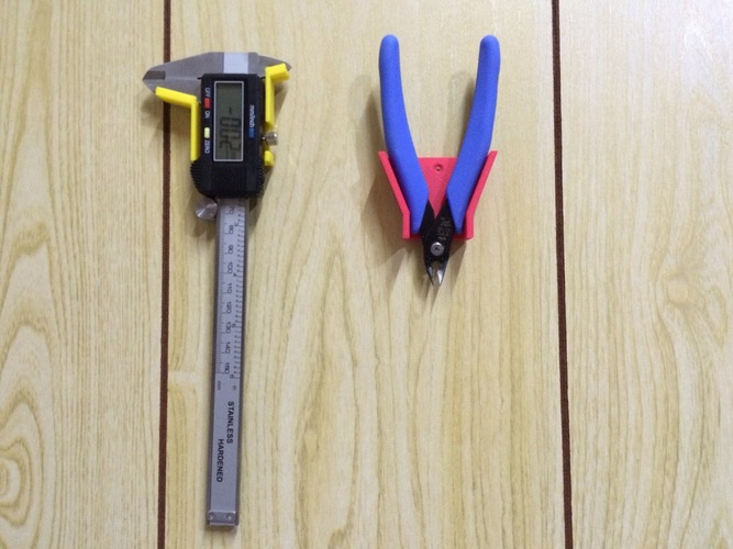 Small Pliers Wall Mount 3D Print 25904