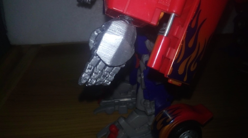 OPTIMUS PRIME LEADER CLASS ROTF POSEABLE HANDS