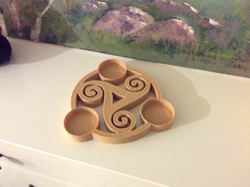 Triskelion tealight holder
