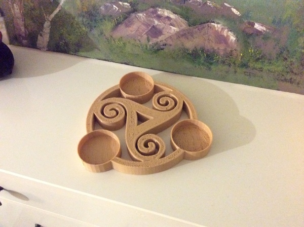 Triskelion tealight holder