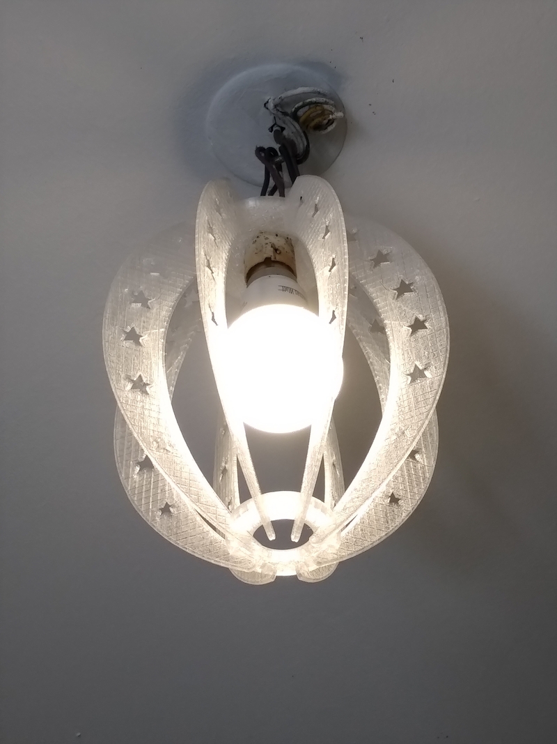 lustre 8 ailes