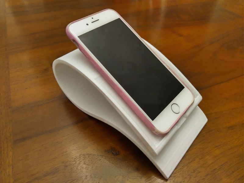Desktop iPhone 7 holder