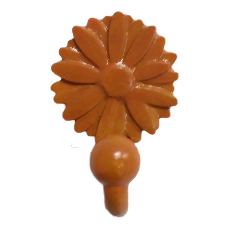 Hook with daisy and ball