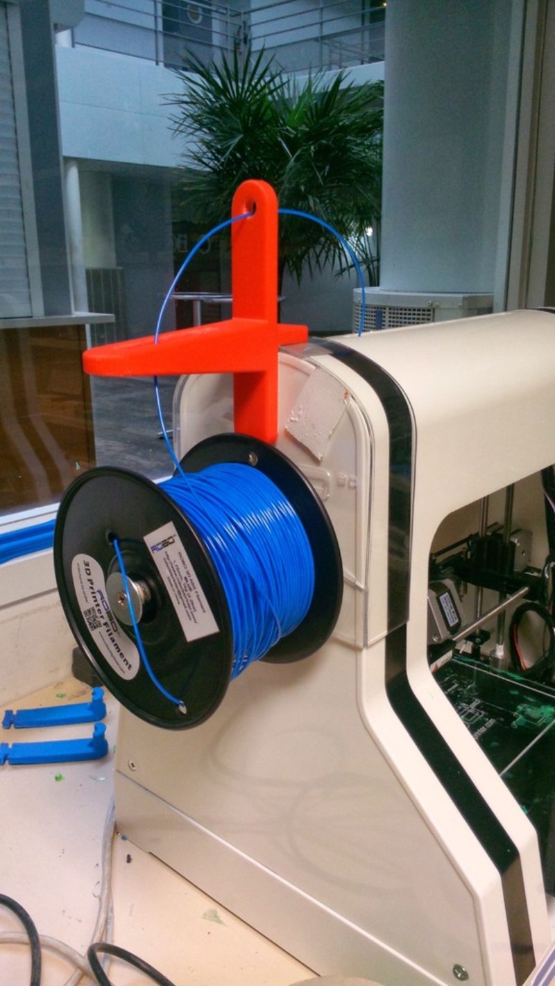 Robo3D filament guide