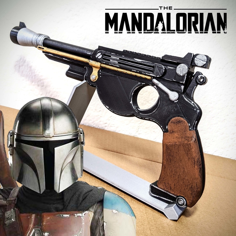 THE MANDALORIAN / DELUXE BLASTER 3D MODEL KIT W DISPLAY BASE