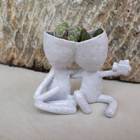 Plant vase selfie - Thumbnail 5