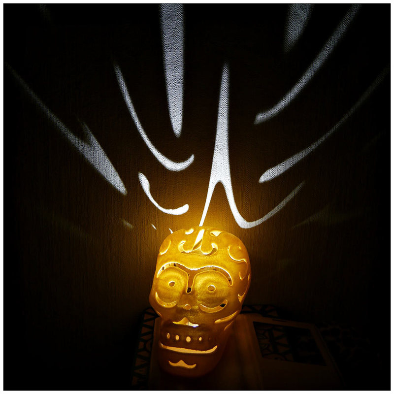 Halloween skull lamps