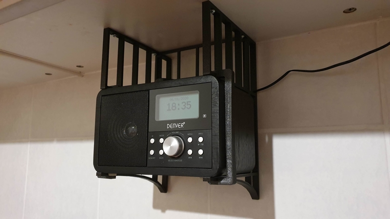radio hang