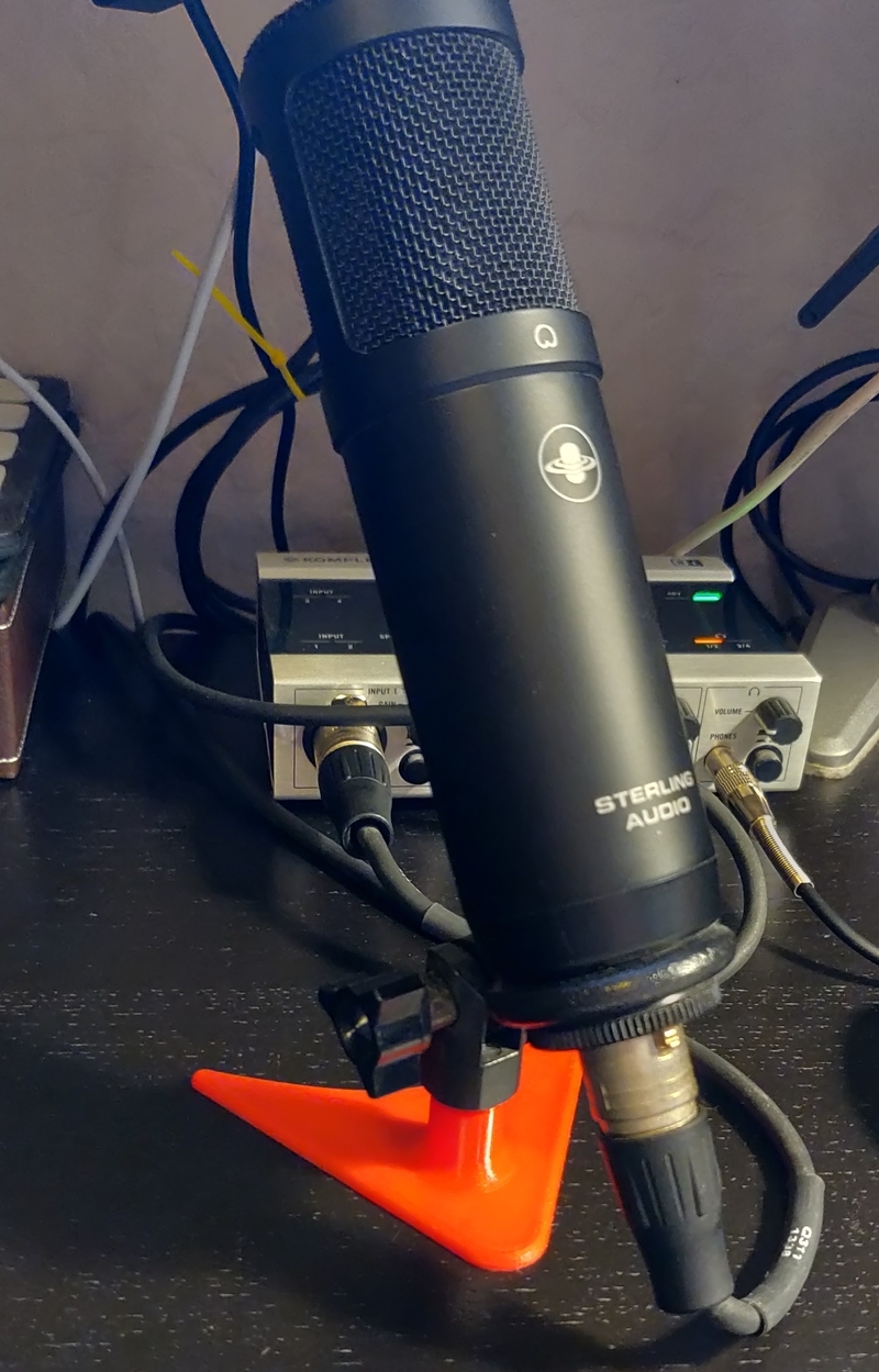 Simple Desktop Microphone Stand