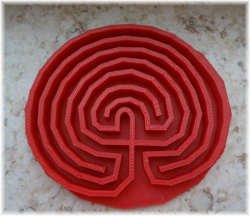 Classical round seven path labyrinth