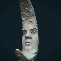 Crescent with face - Thumbnail 1