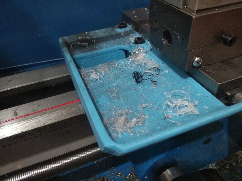 Mini lathe chip tray