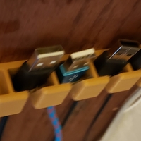 USB Cable holder - Thumbnail 3