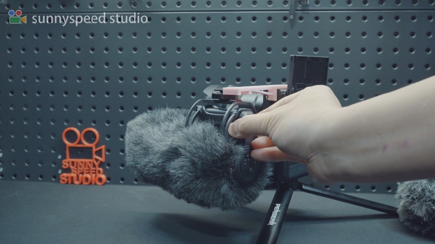 3D Printed Sony A6400 Microphone Mount | Unblock the flip screen