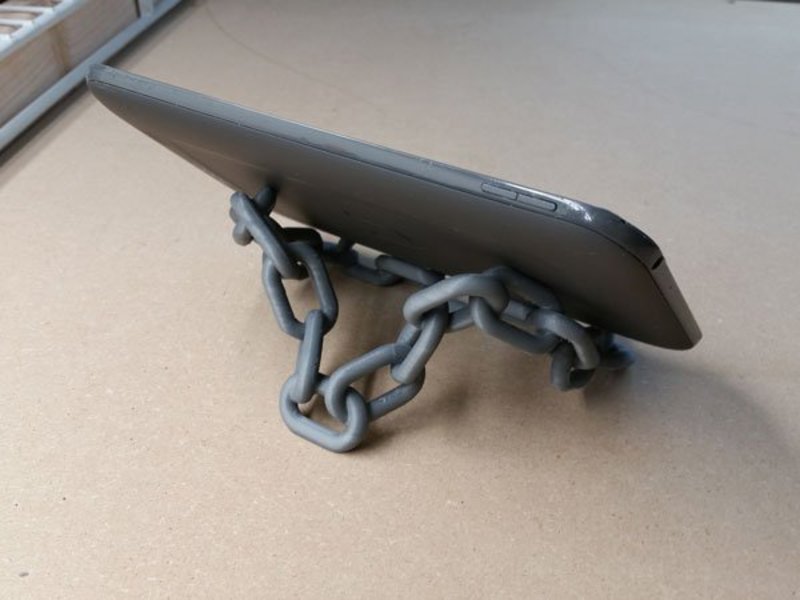 Chain Link Tablet Stand