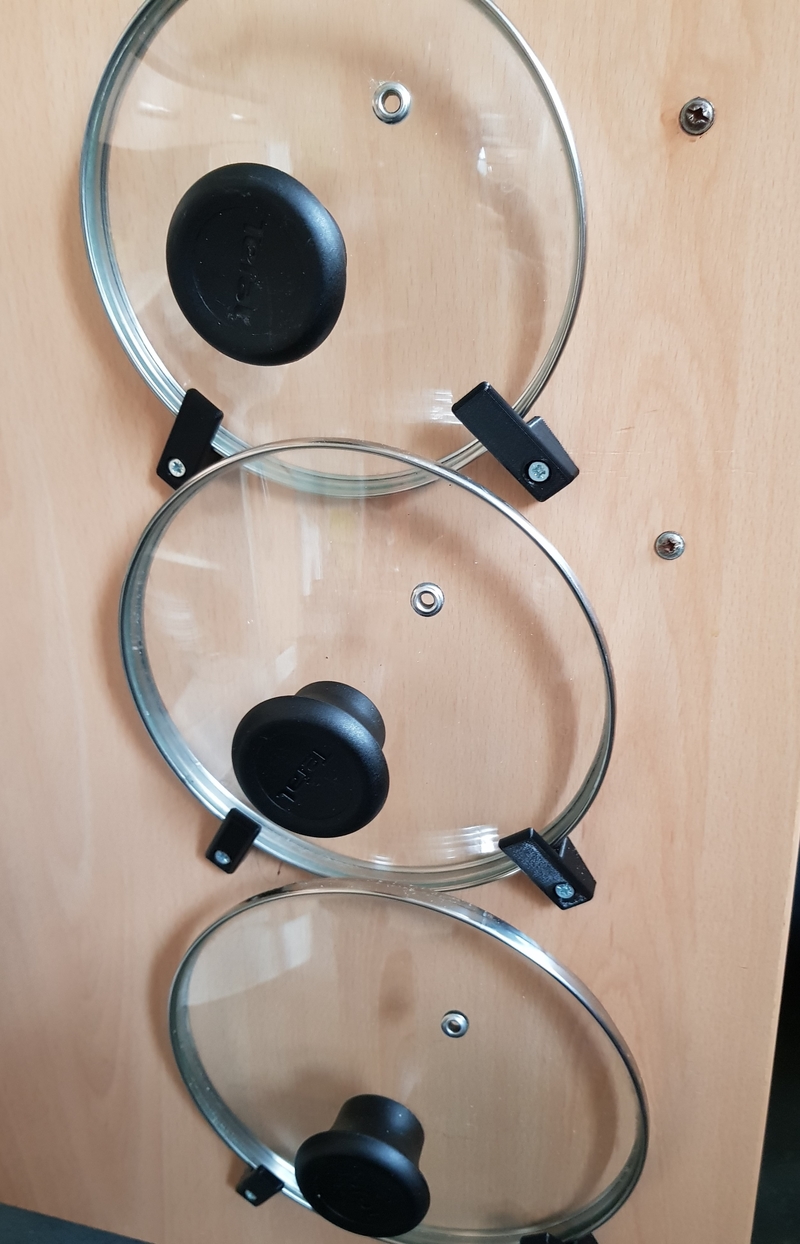 Saucepan lid L Bracket for fitting to door