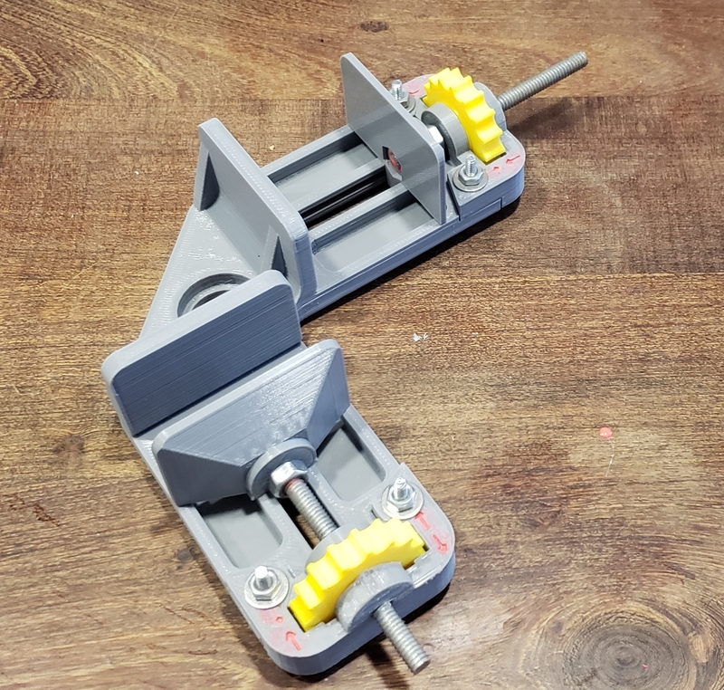 90 degree clamp (up to 49mm wide)