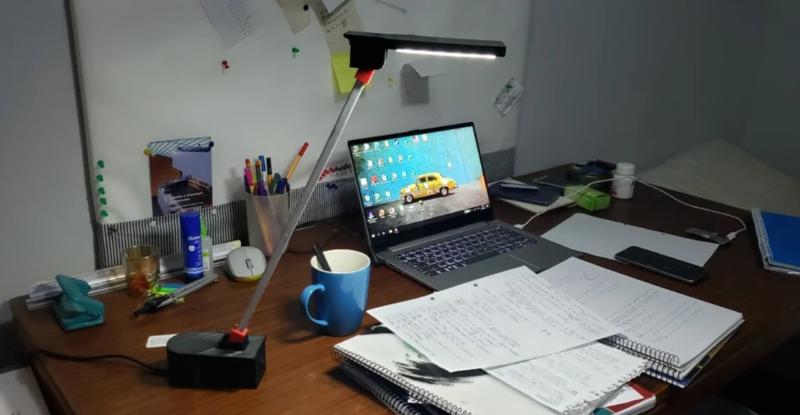 Desktop lamp