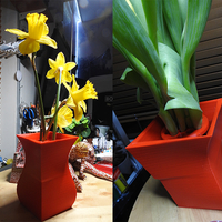 Poly Vase - Thumbnail 3