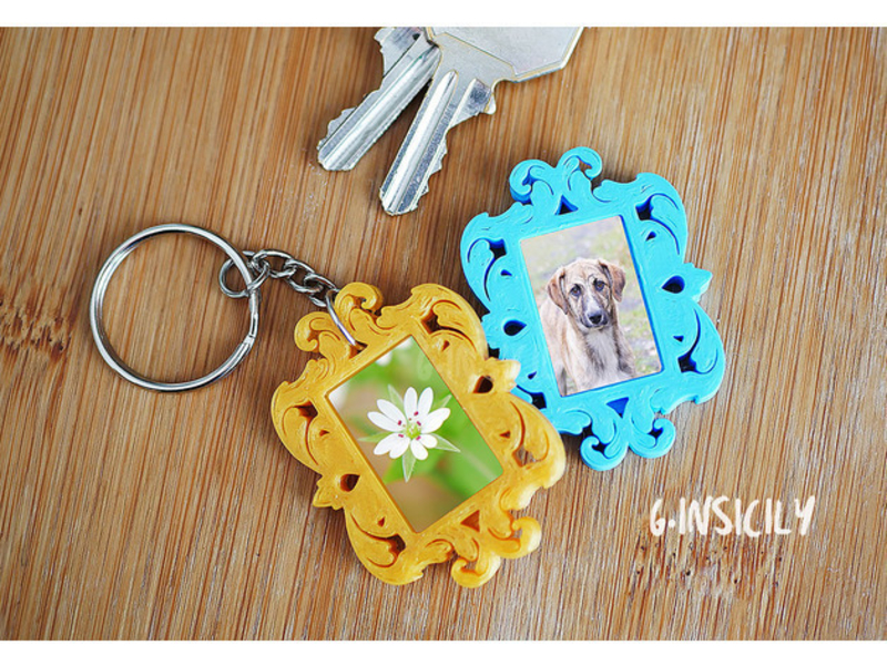 Baroque photoframe Keychain