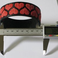 Bezier Heart Bracelet in OpenScad - Thumbnail 3