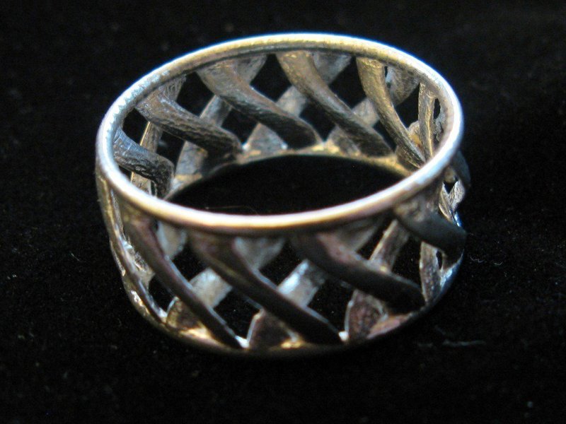 linkBracelet (or Ring when scaled!)