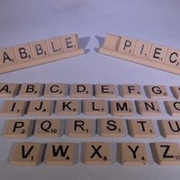 SCRABBLE Pieces and Rack - Thumbnail 2