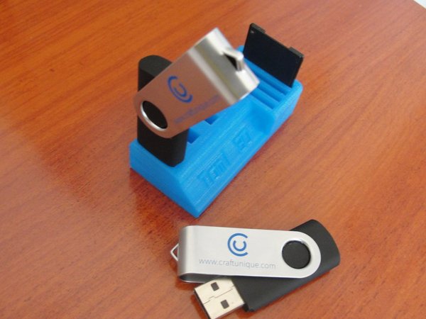 Medium Tomi 3D Usb & SD Card holder 3D Printing 32492