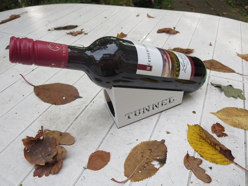 wine bottle houlder