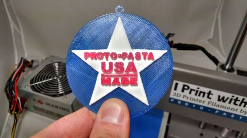 "Simple" Multi-material Ornament using TinkerCAD