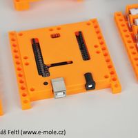 Arduino UNO R3 clone + Sensor shield + Bitbeam case - Thumbnail 2