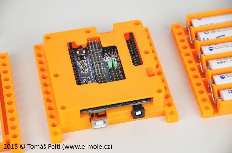 Arduino UNO R3 clone + Sensor shield + Bitbeam case 3D Print 34158