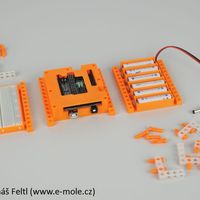 Arduino UNO R3 clone + Sensor shield + Bitbeam case - Thumbnail 6