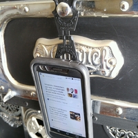 CanStandYa Model A Mobile Phone Stand and Hanger - Thumbnail 3