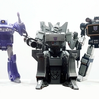 Masterpiece Megatron Throne - Thumbnail 1