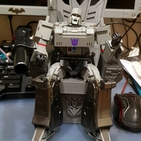Masterpiece Megatron Throne - Thumbnail 2