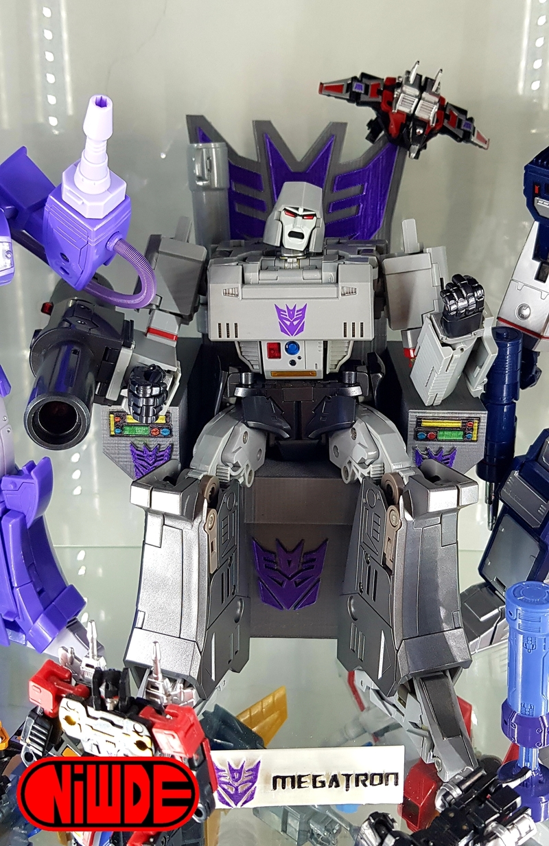 Masterpiece Megatron Throne