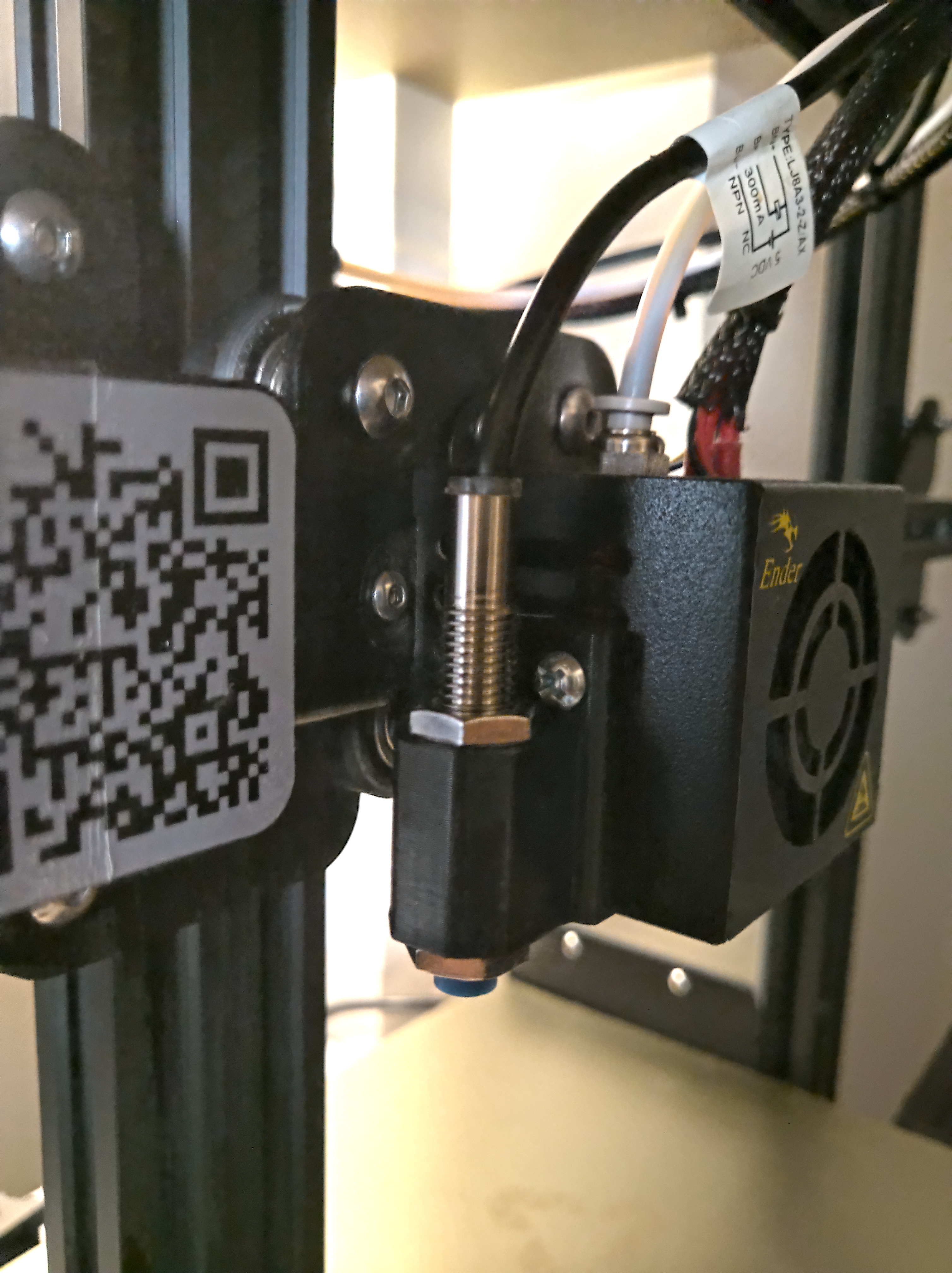 Ender 3 / ender 3 pro M8 inductive sensor mount 3D Print 355326
