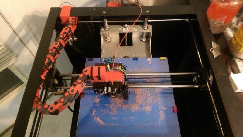 Workbench Cable chain guide with mount to Workbench.