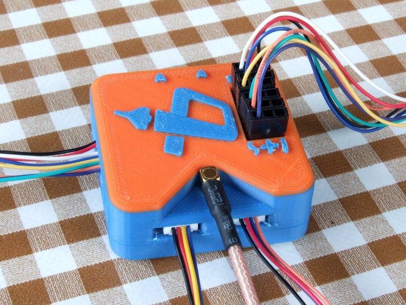 OP Revolution box - vertical antenna - straight servo pins