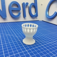 Egg cup with crown - Thumbnail 1