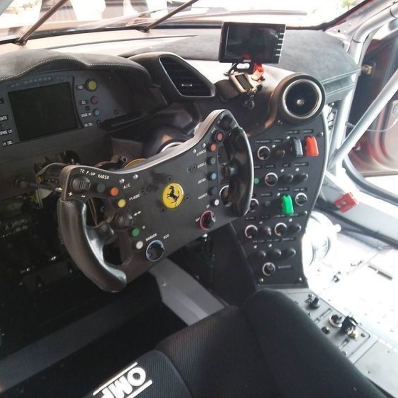 FERRARI 488 BUTTON BOX WITH WIND SIMULATOR