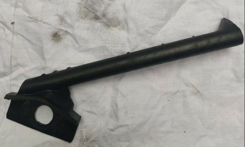 W123 water drain under middle windscreen wiper