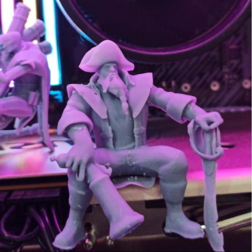 CAPTAIN GANGPLANK SEATED - LEAGUE OF LEGENDS